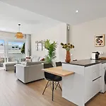 Wellingtonia Luxury Apartment